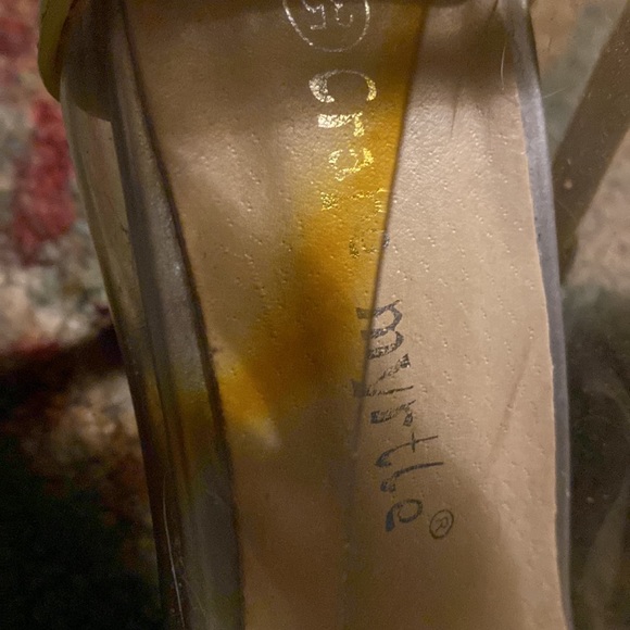 Neon and clear heels - Picture 3 of 4